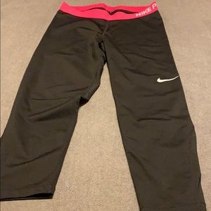 Nike Capri